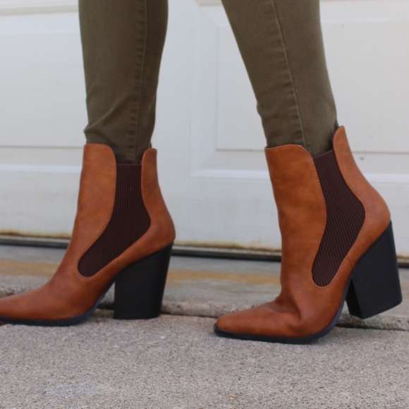 🚨ON SALE🚨//The Tobin// Cognac boots - Picture 7 of 8